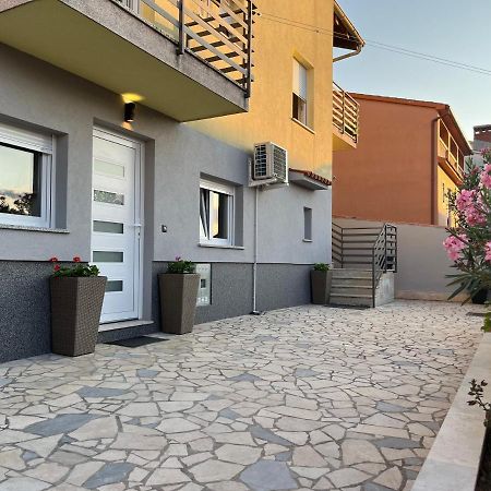 Apartment A & N With Free Private Parking プーラ エクステリア 写真