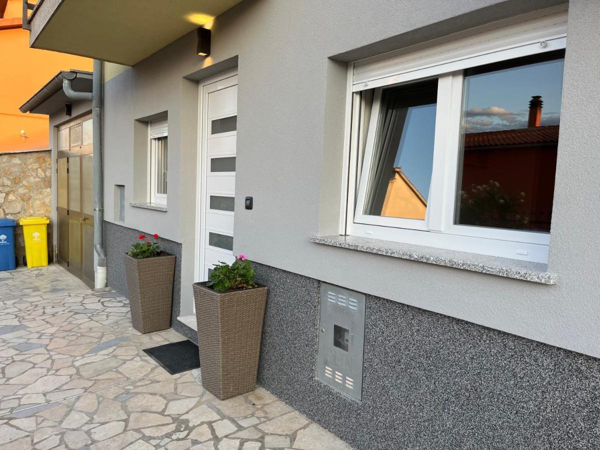 Apartment A & N With Free Private Parking プーラ エクステリア 写真