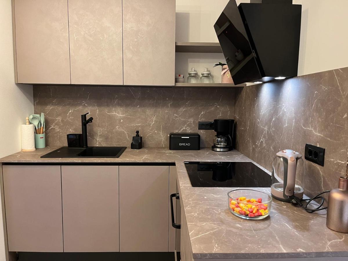 Apartment A & N With Free Private Parking プーラ エクステリア 写真