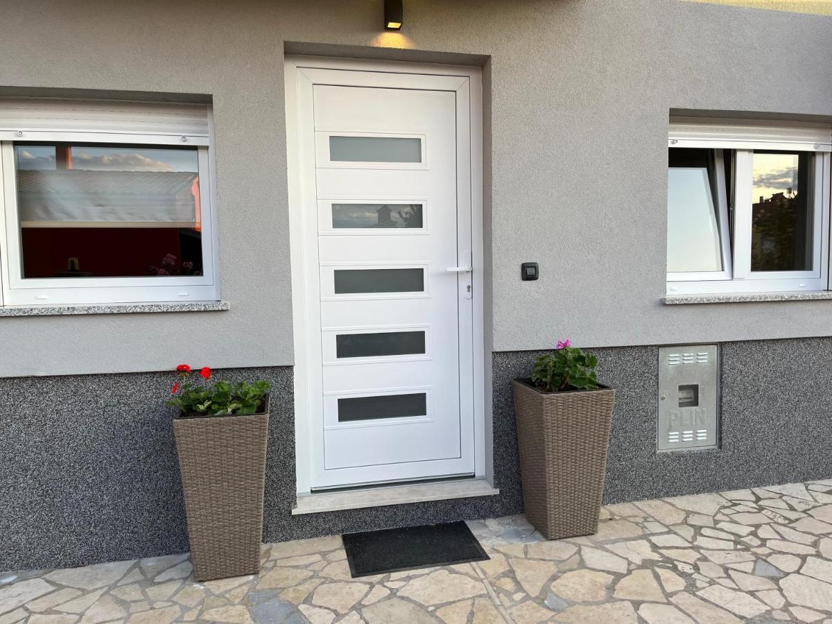 Apartment A & N With Free Private Parking プーラ エクステリア 写真
